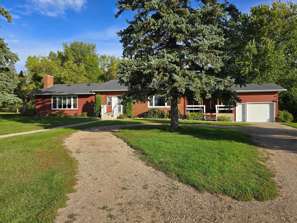 17737 State Highway 108, Pelican Rapids