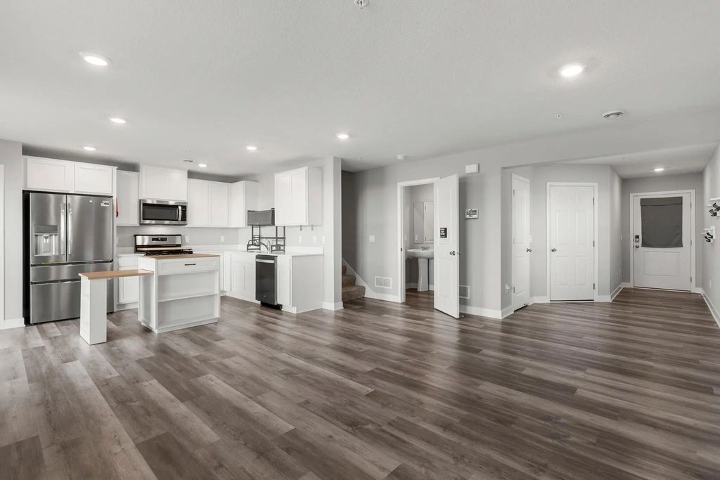 13616 Kaylemore Trail, Rosemount
