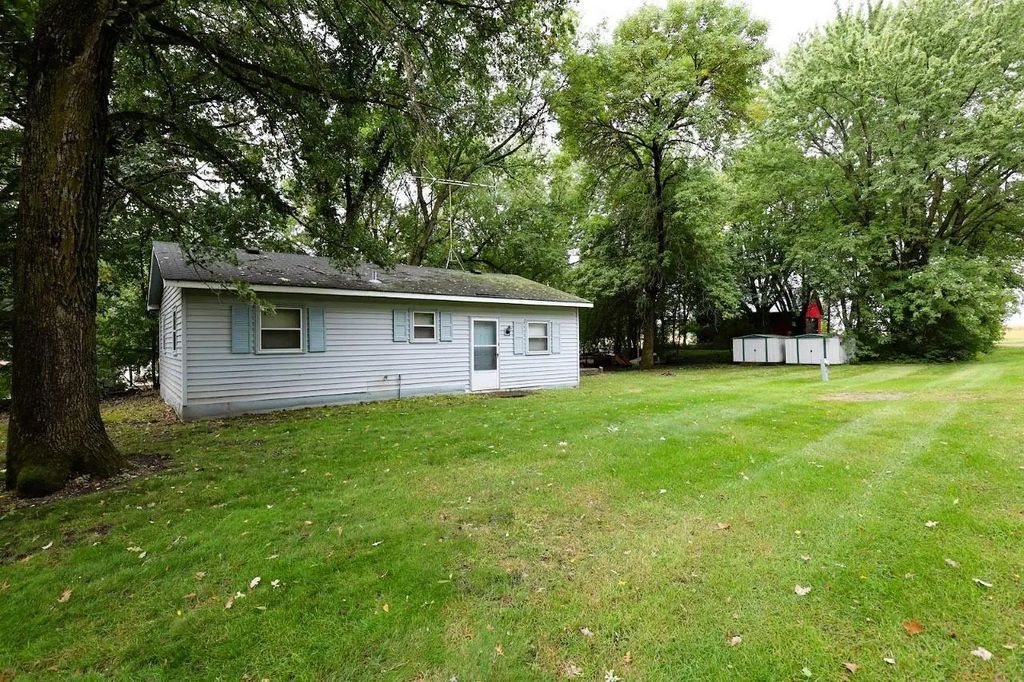 19825 612th Avenue, Litchfield