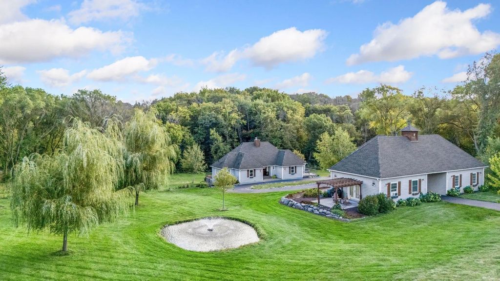 6055 Painter Road, Minnetrista