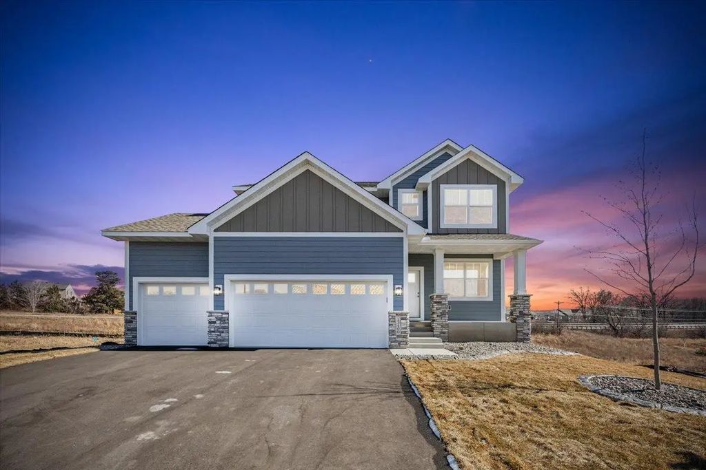 13371 Cadogan Way, Rosemount