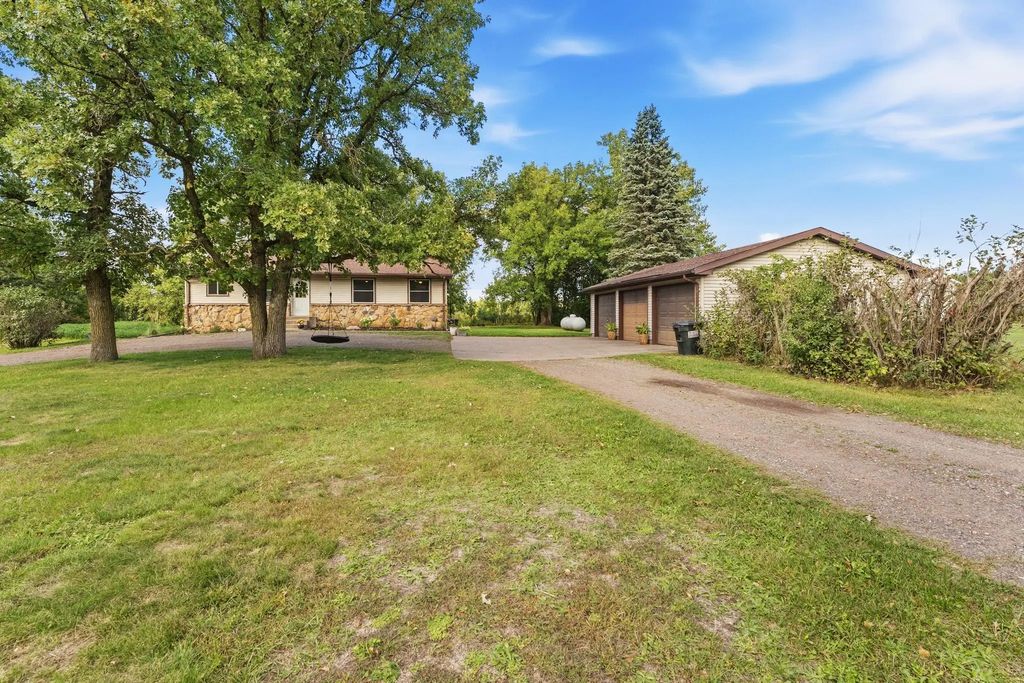 26751 State Highway 48, Hinckley