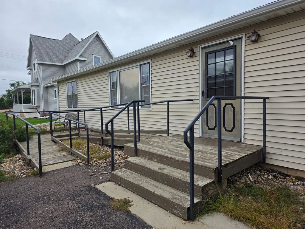 310 8th Avenue Se, Pipestone