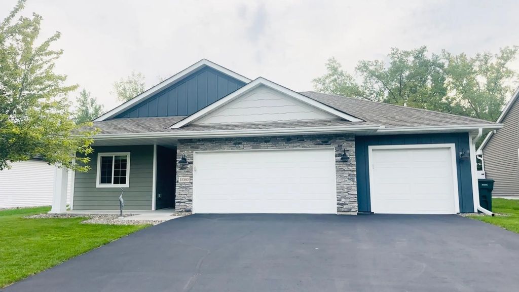 11080 Ulysses Street Ne, Blaine