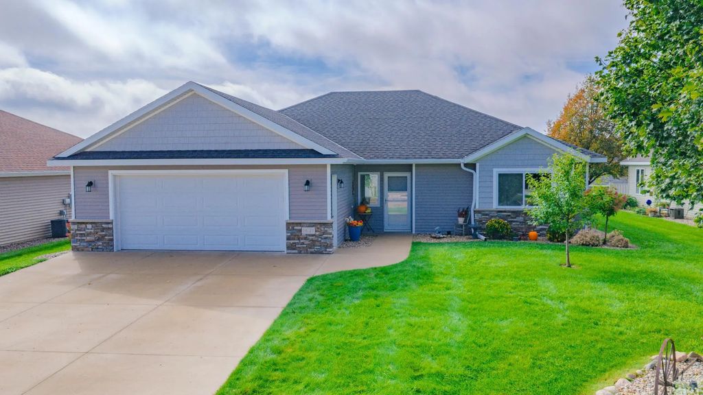 1621 19th Avenue Nw, Willmar