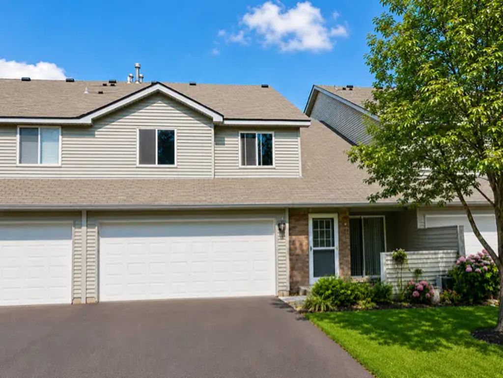 4884 Helena Lane N 2, Oakdale