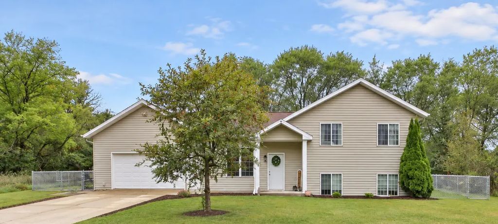 110 Ironwood Avenue W, Pillager