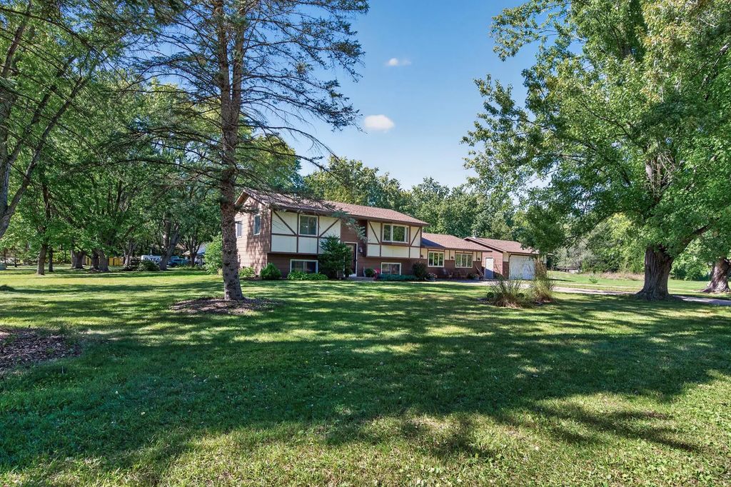7381 Leonard Avenue, Lino Lakes