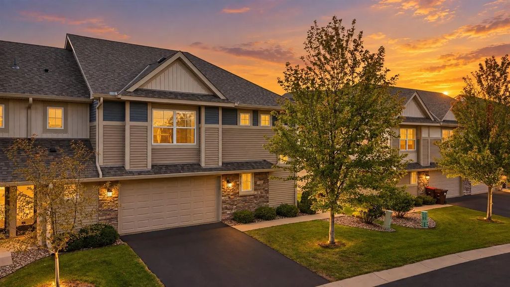 9757 5th Street Lane N, Lake Elmo