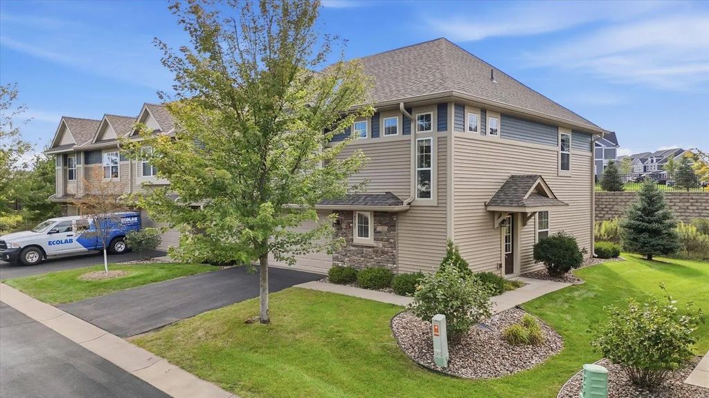 9757 5th Street Lane N, Lake Elmo