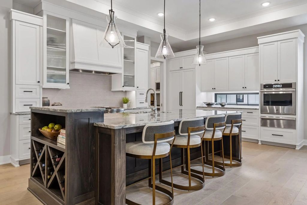 109 Minnetonka Avenue S, Wayzata