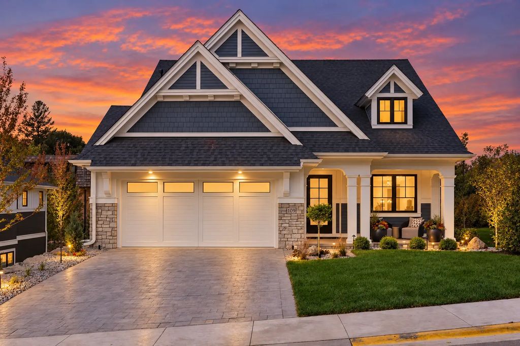 109 Minnetonka Avenue S, Wayzata