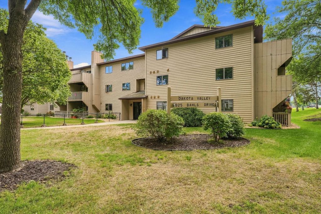 925 Bahls Drive 208, Hastings