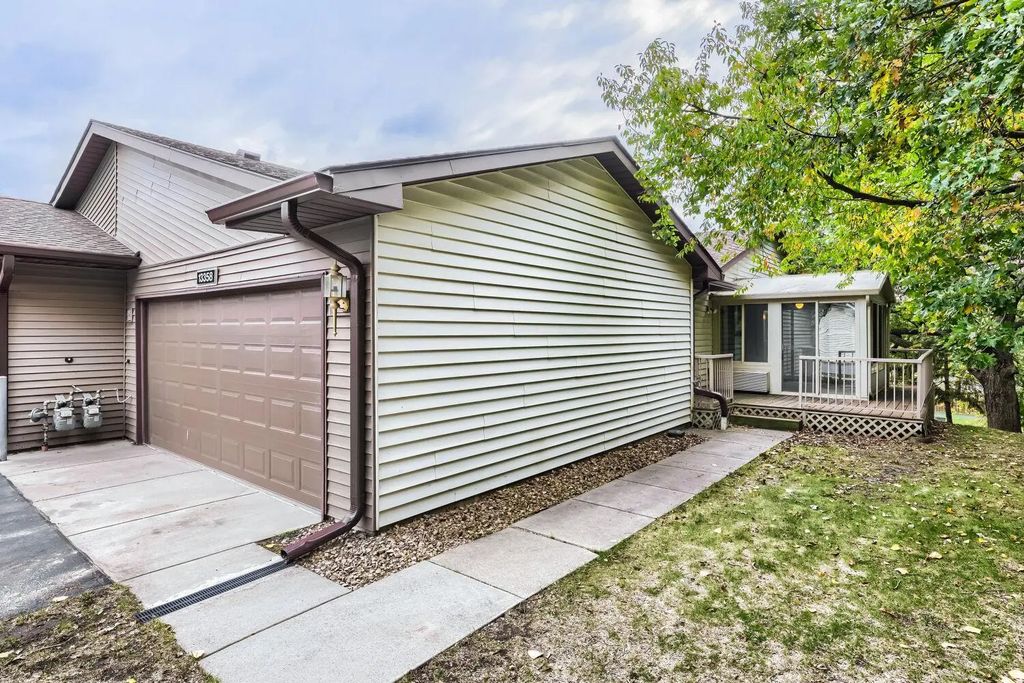 13358 Hughes Court, Apple Valley