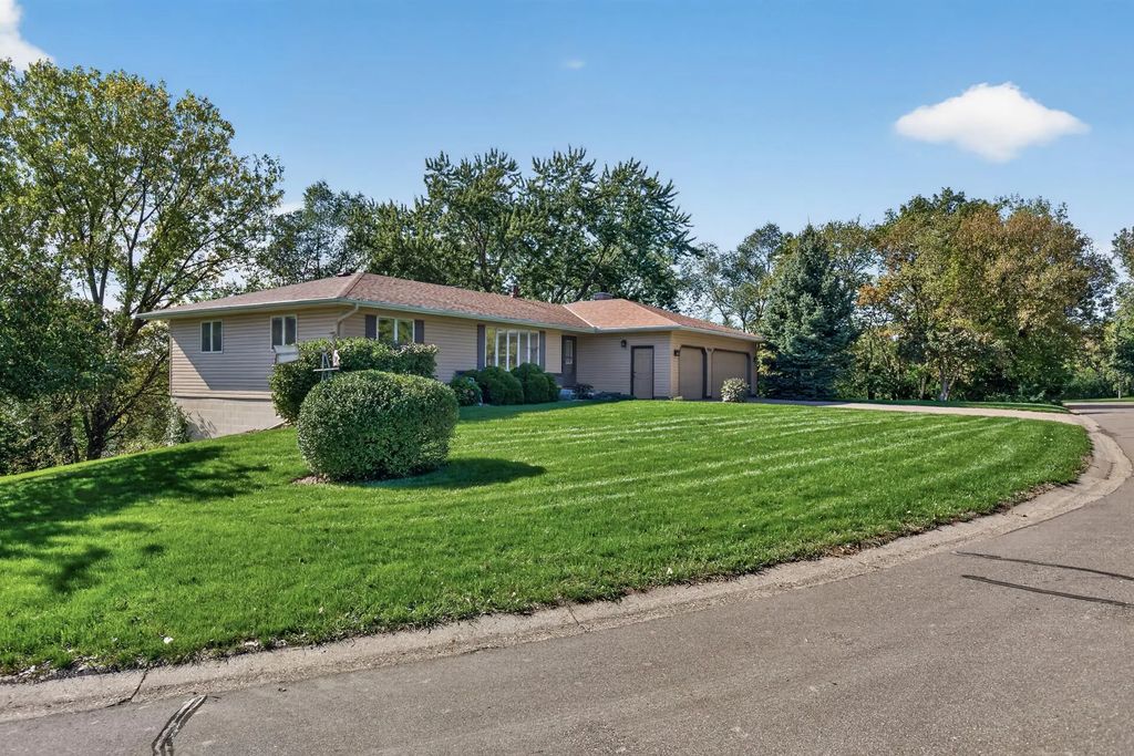 4315 Kaufmanis Way, Eagan