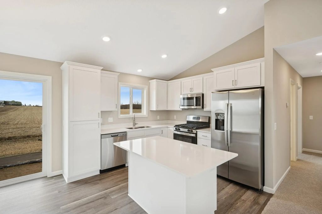 906 Brandenburg Lane, Waverly