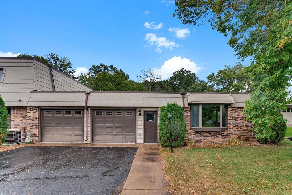 444 Kirkwall Court, Waite Park
