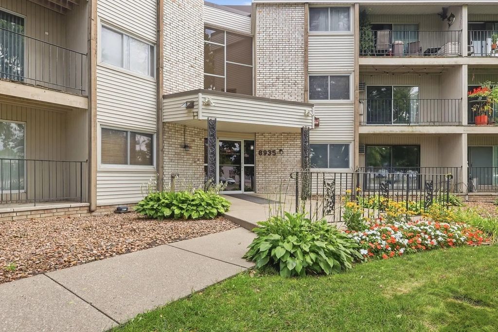 8935 Old Cedar Avenue S 214, Bloomington