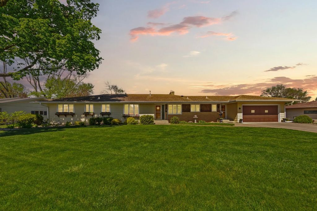 808 Hillcrest Drive, Montgomery