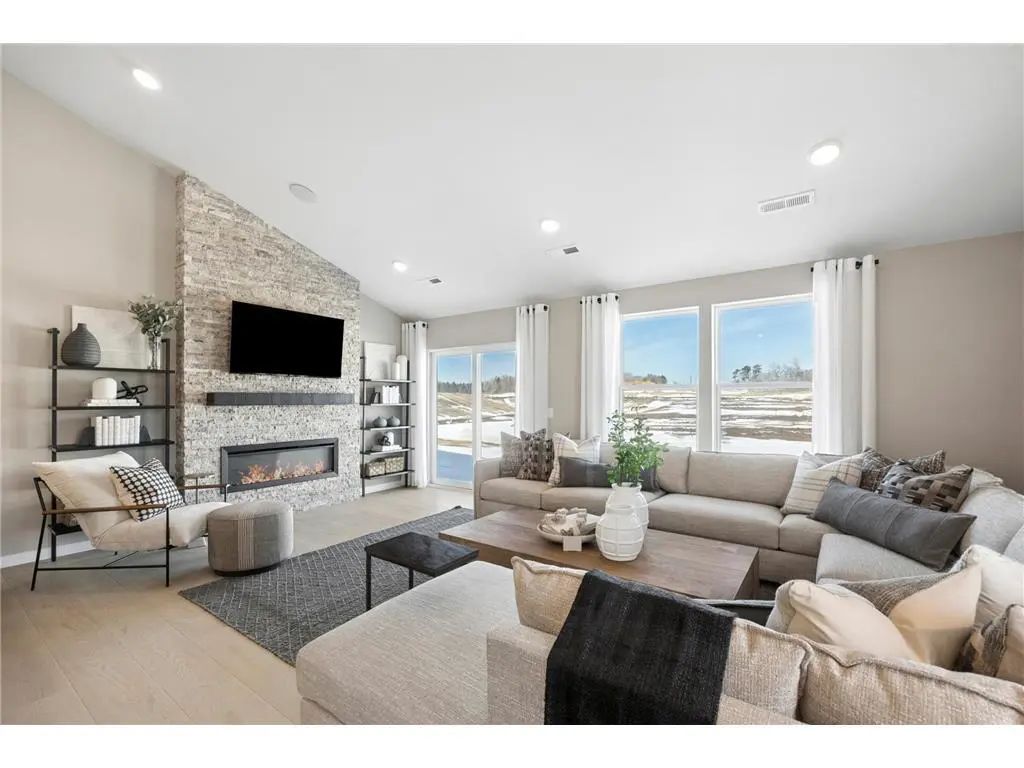 1794 Tamarack Road, Shakopee