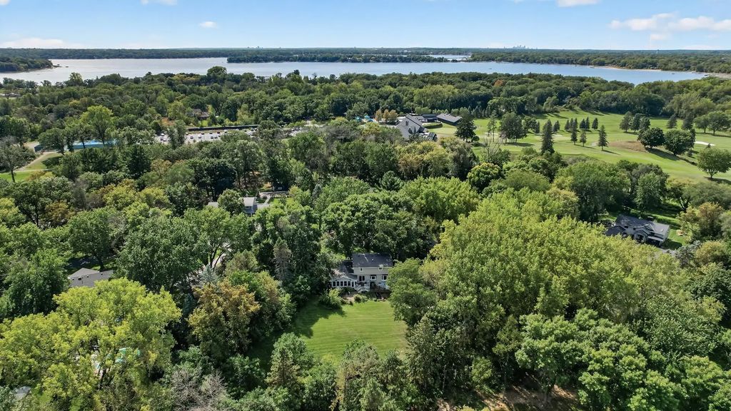 12 Tamarisk Road, Dellwood