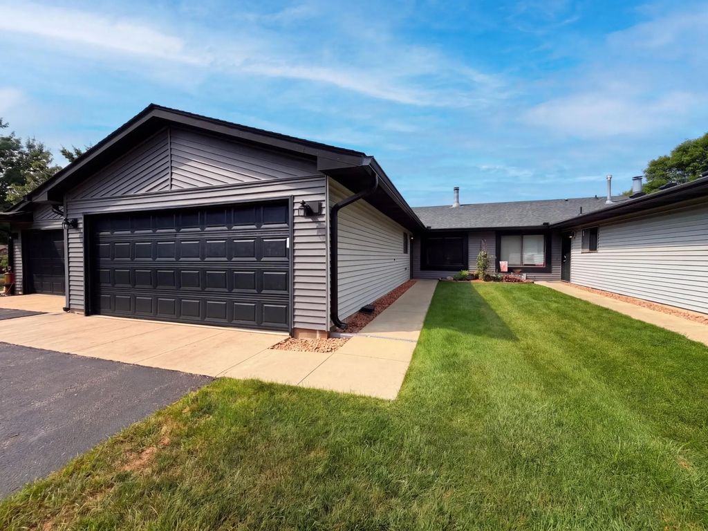 13397 Hughes Court, Apple Valley