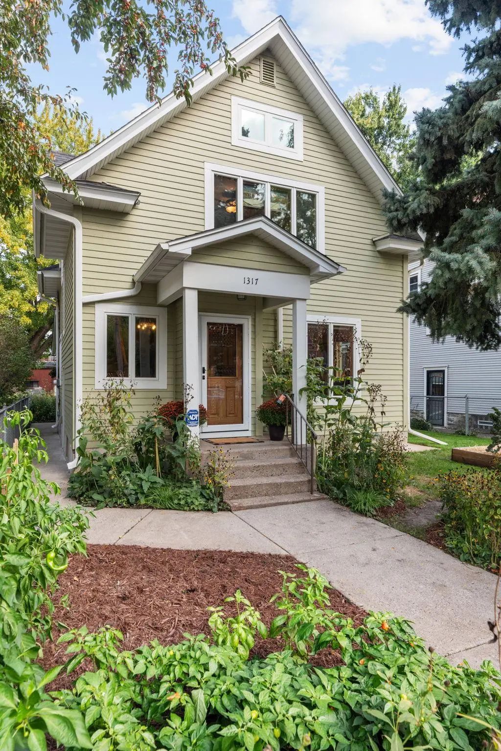 1317 Monroe Street Ne, Minneapolis