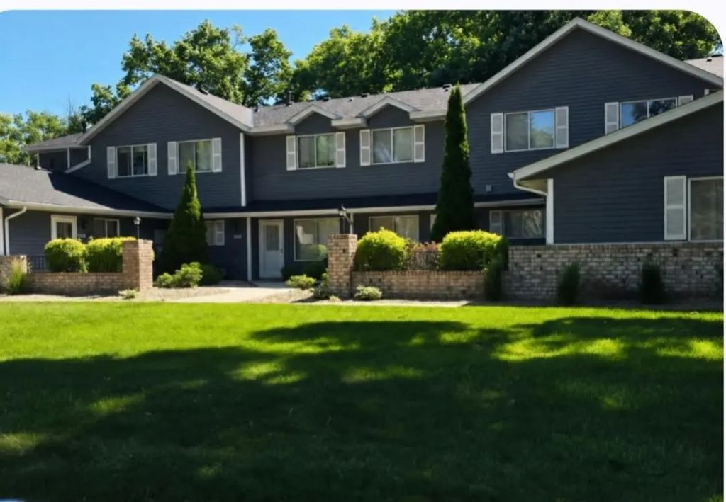 5942 Fernwood Street 5942, Shoreview