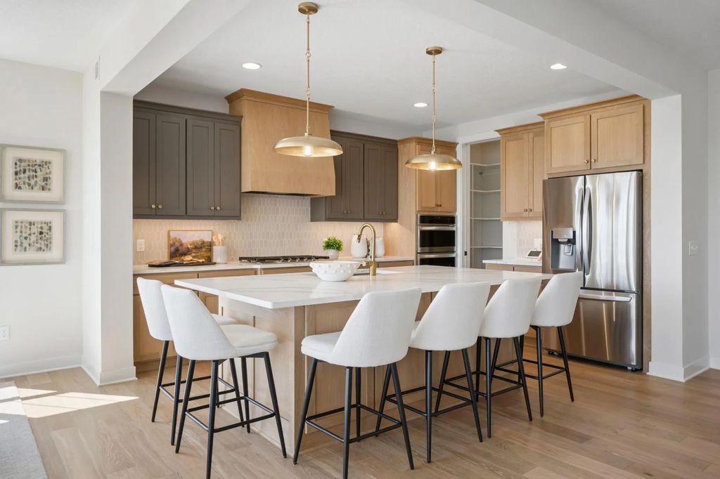 14708 Kingsview Lane N, Dayton