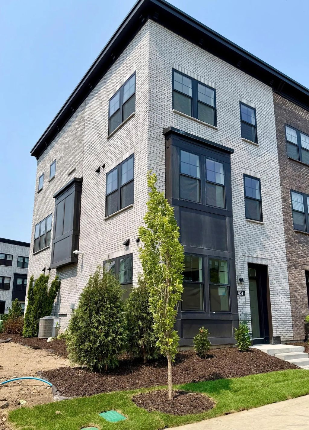 851 Mount Curve, Saint Paul