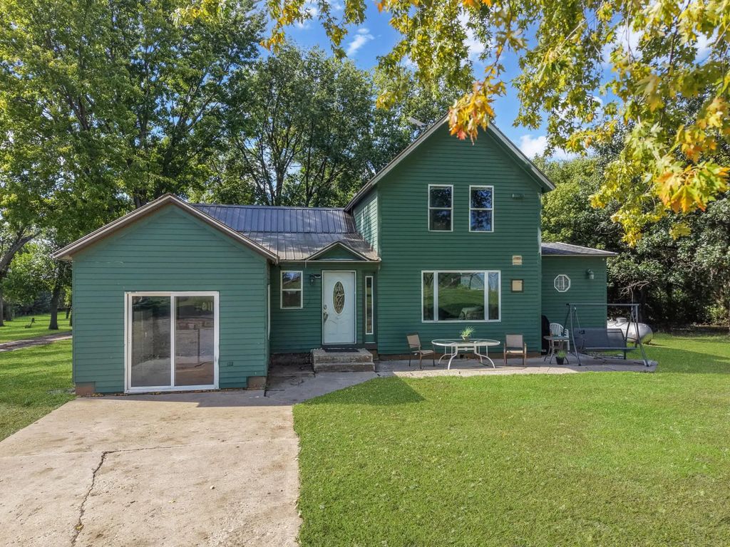 1942 520th Street, Hanley Falls