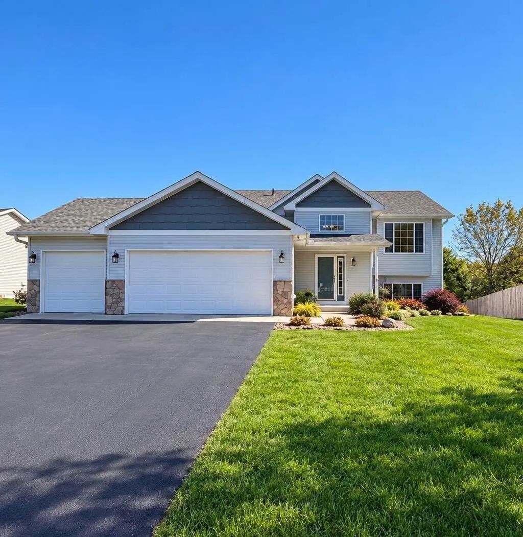 911 Morrison Avenue S, Annandale