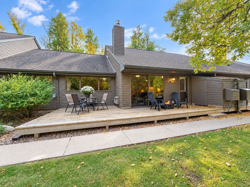 315 Quadna Mountain Road, Hill City