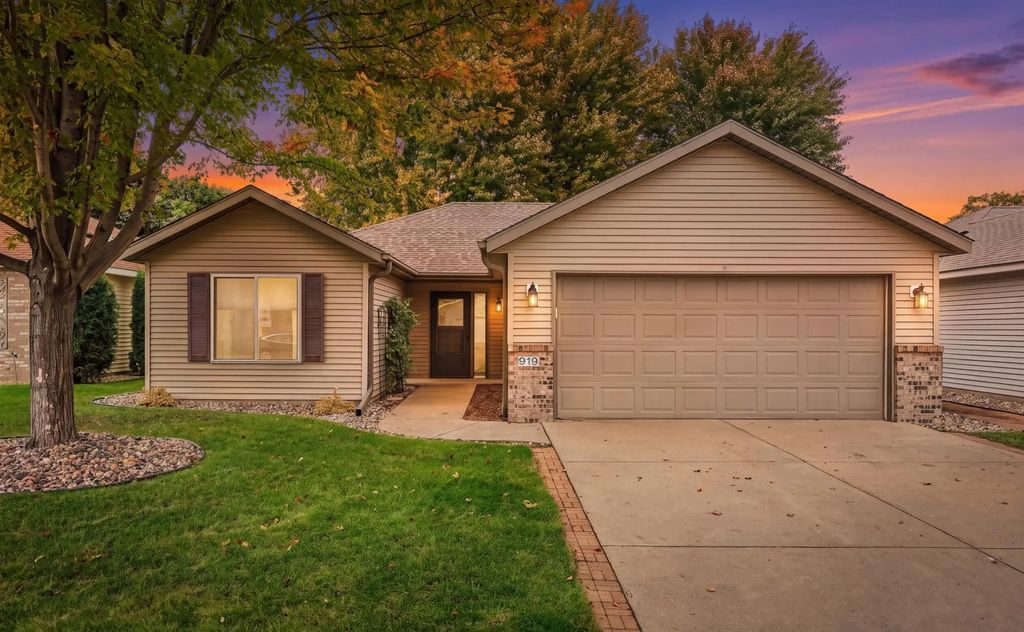 919 Willow Grove Circle, Waite Park