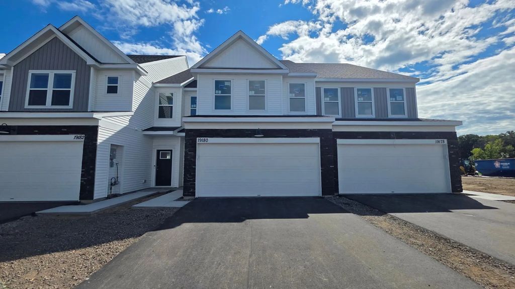 19180 Goldenrod Trail, Corcoran