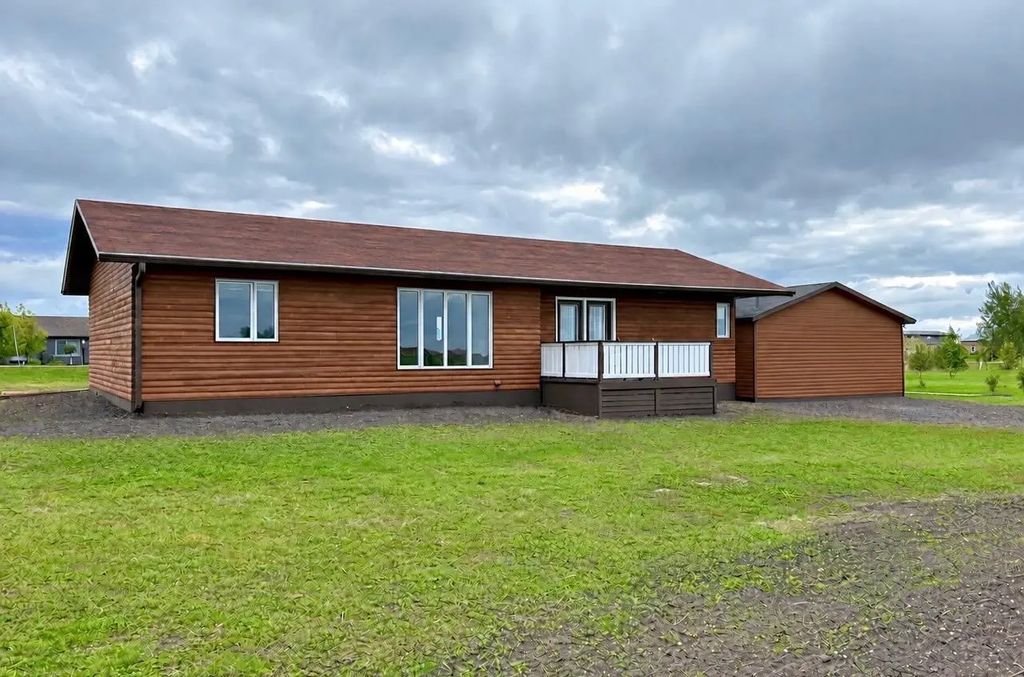 405 Harvest Ave, Devils Lake