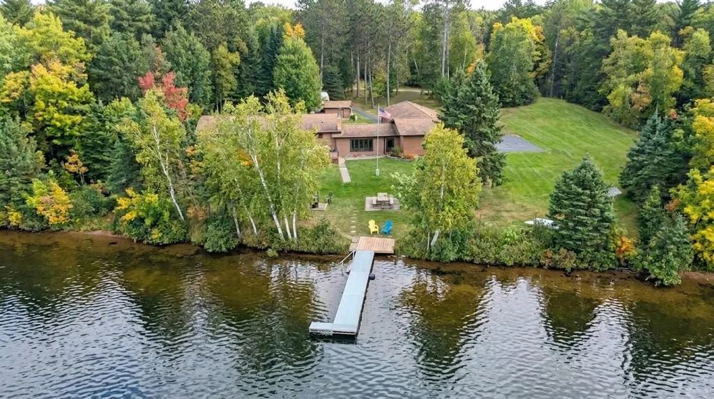 7723 Sunset Trail, Britt