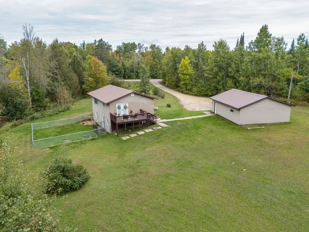 39859 County Road 63, Cohasset