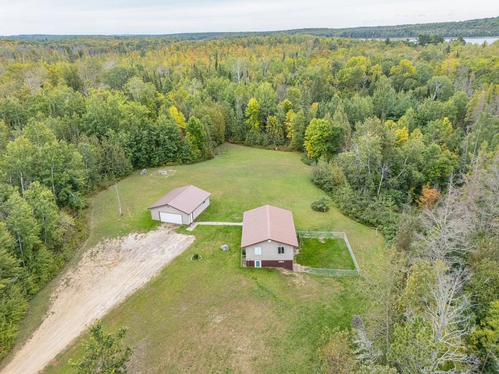 39859 County Road 63, Cohasset
