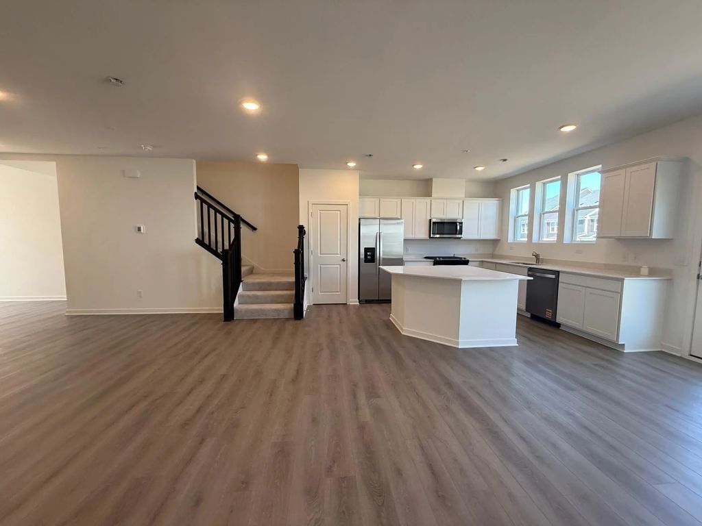 14928 Avondale View, Rosemount