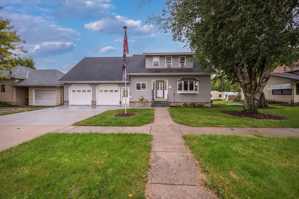 122 Lewis Street W, Lewisville