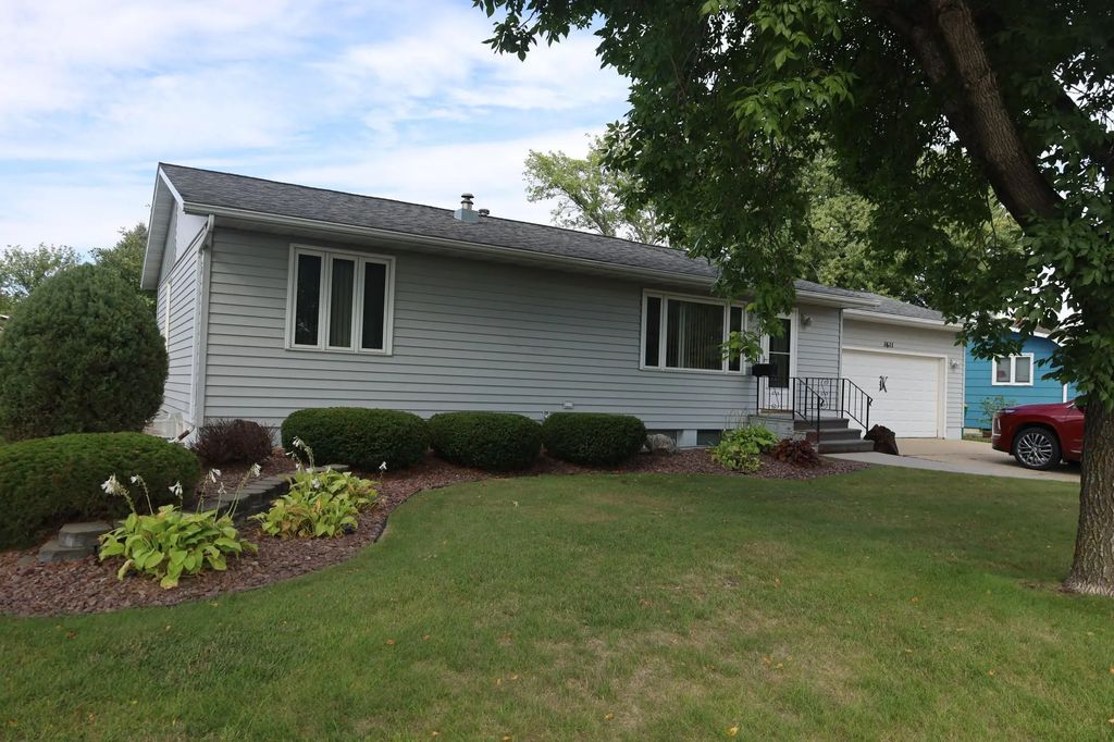 1611 6th Street N, Wahpeton