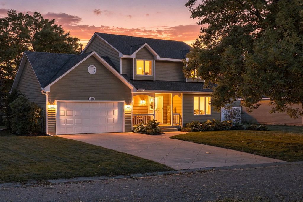 4875 Cottonwood Lane N, Plymouth
