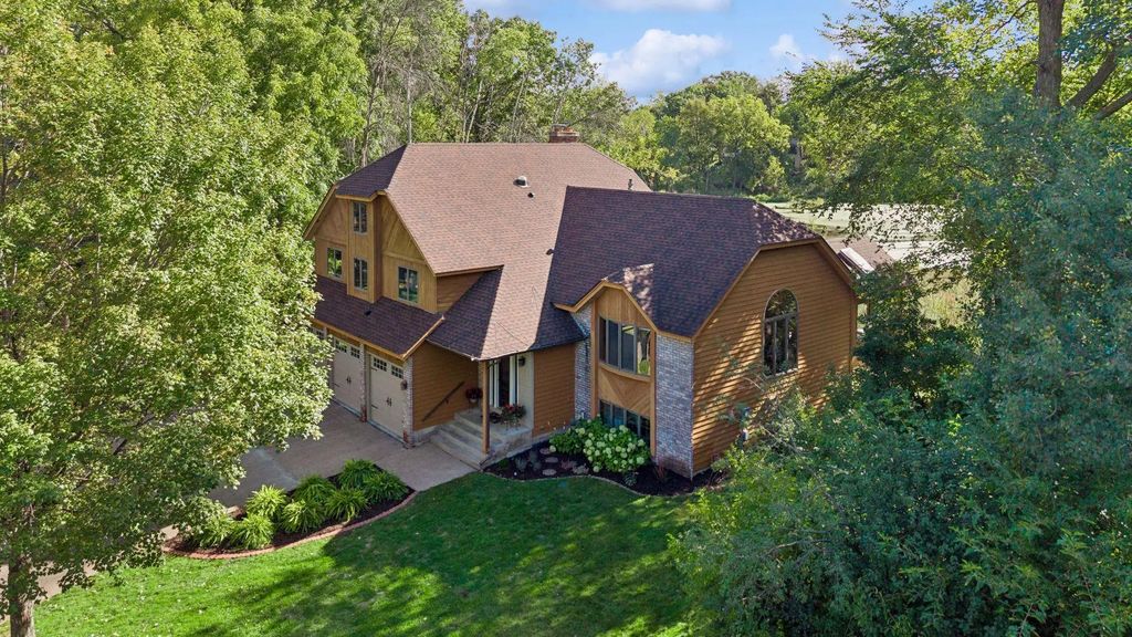 854 Palm Court, Maplewood