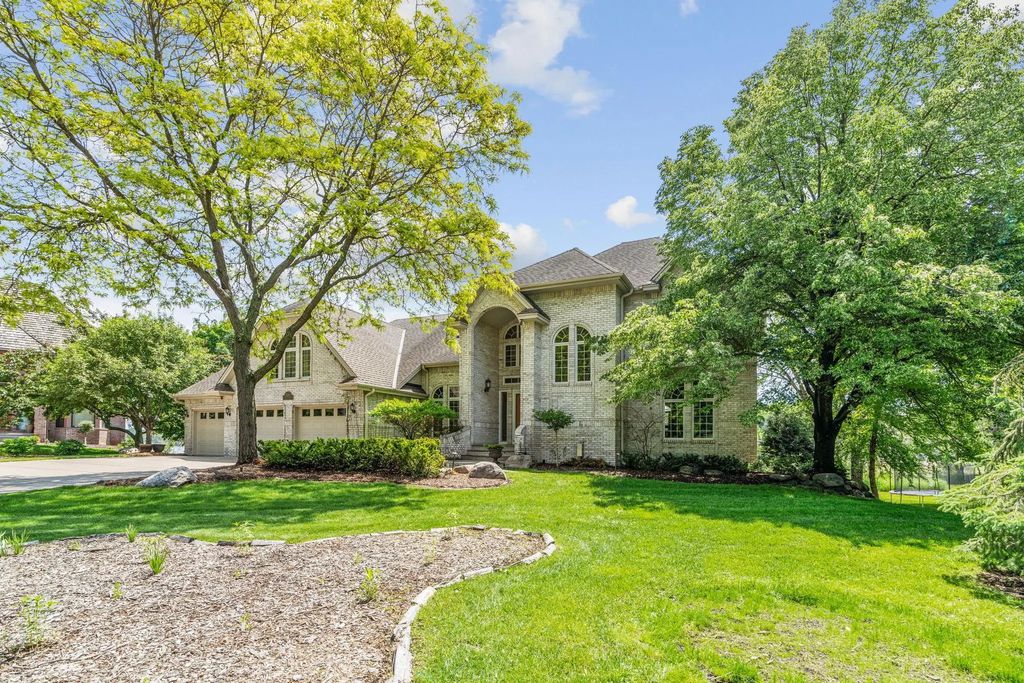 6210 Deerwood Circle N, Plymouth