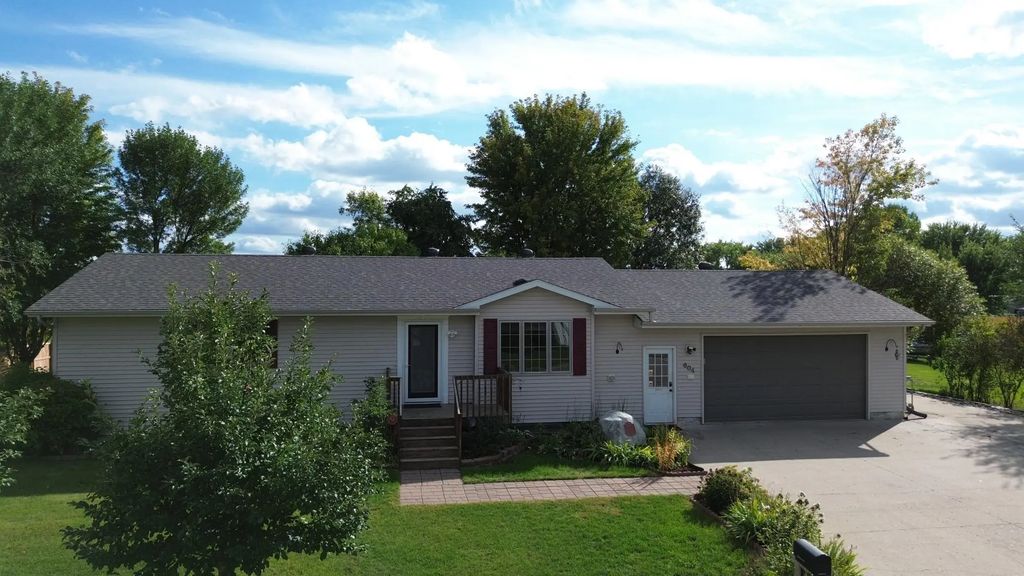604 10th Avenue Se, Barnesville