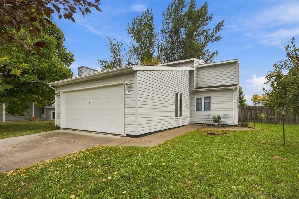 2637 29th Avenue S, Moorhead