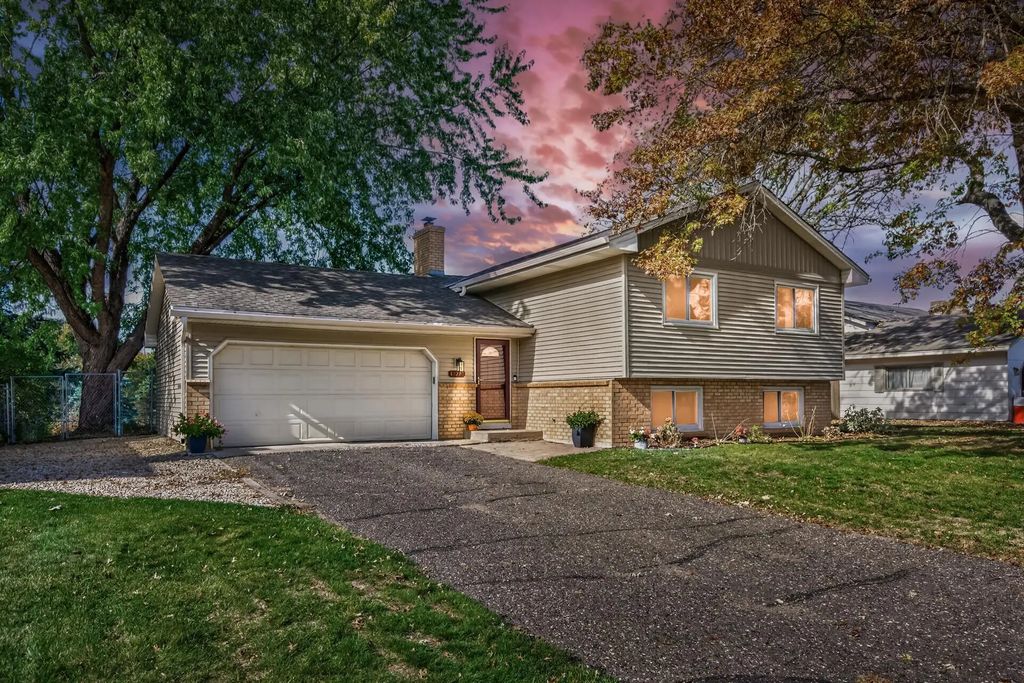 13270 Davenport Street Ne, Blaine
