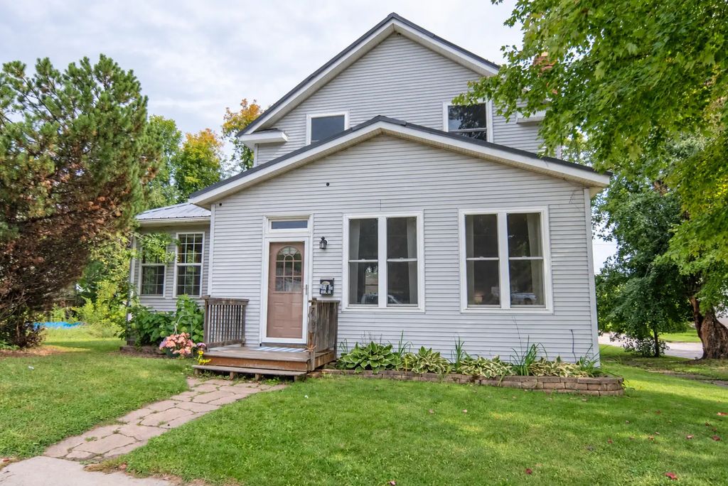 702 1st Avenue Nw, Chisholm