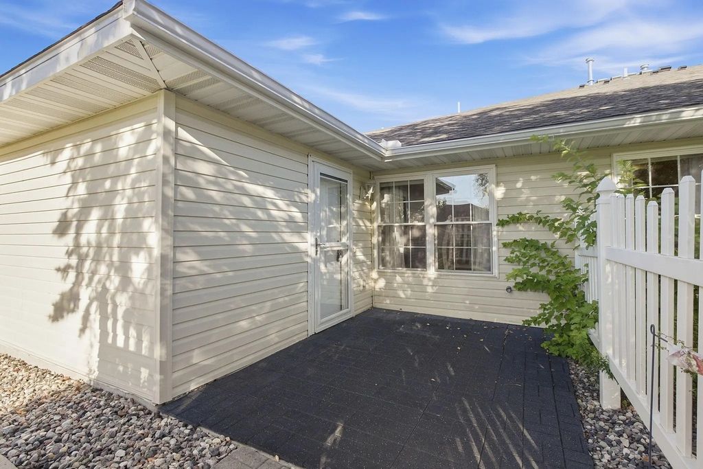 1067 Blackbird Trail Sw 8, Hutchinson